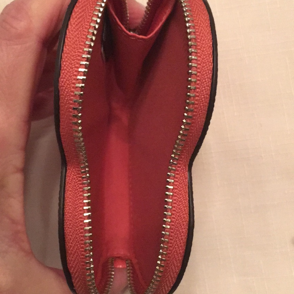 NWT Coach Heart Shaped Coin Case - Picture 4 of 5
